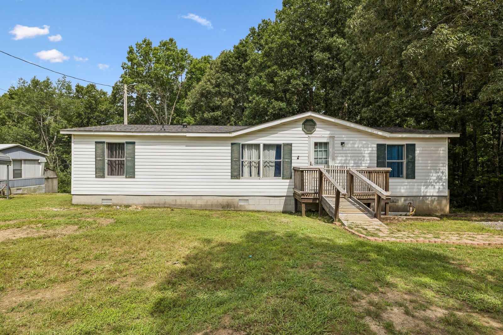 Property Photo: 1324 Elliot Rd TN 37137