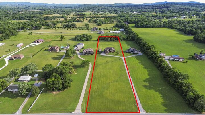 Property Photo: 840 Eastover Rd TN 37090