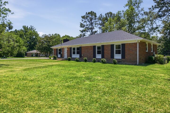 Property Photo: 202 Derby Ln TN 37069