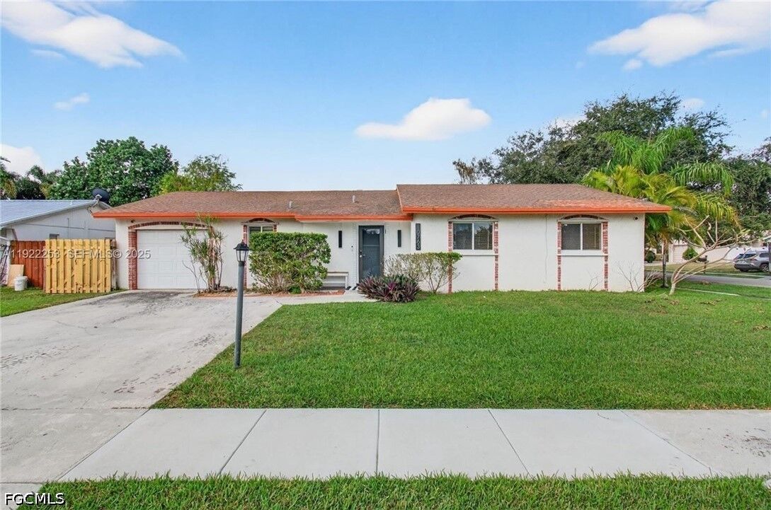 Property Photo: 10763 Shady Pond Lane FL 33428