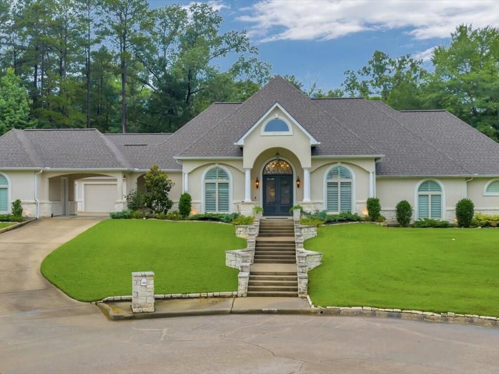 Property Photo:  1402 Boxwood Court  TX 75904 
