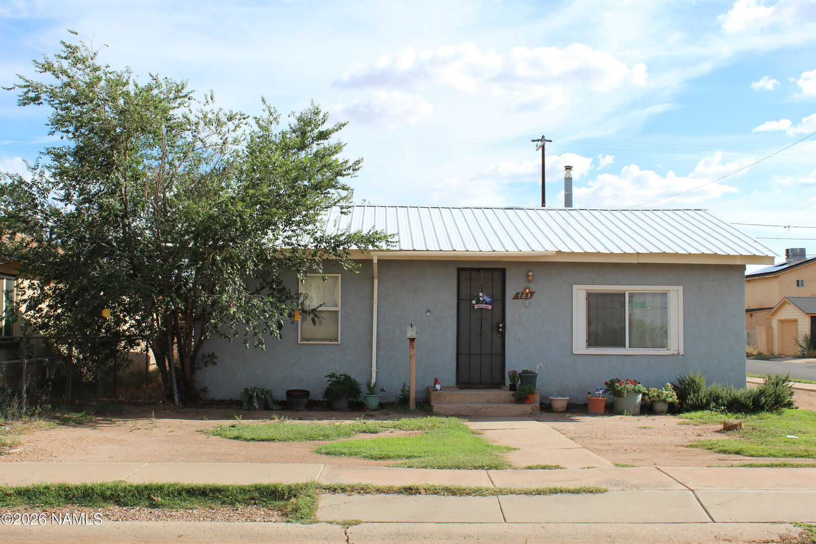 Property Photo:  423 W Gilmore Street  AZ 86047 