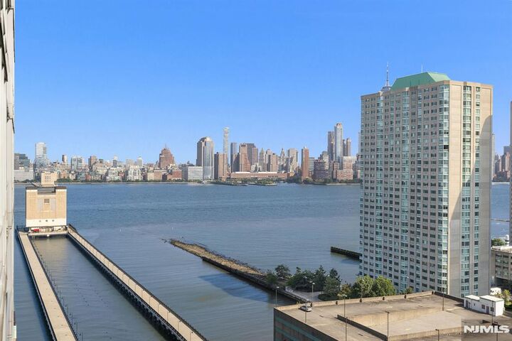 Property Photo:  20 Newport Parkway 2303  NJ 07310 