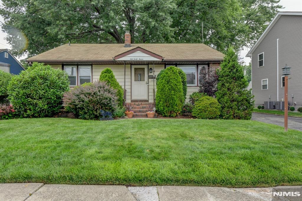 Property Photo:  147 Field Avenue  NJ 07604 