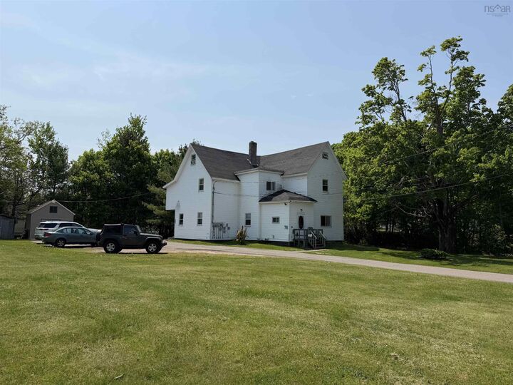 Property Photo:  98 Victoria Street W  NS B4H 1C8 