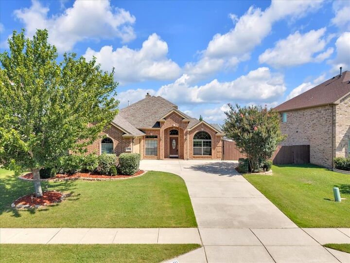 Property Photo: 6940 Bent Spur Drive TX 76179