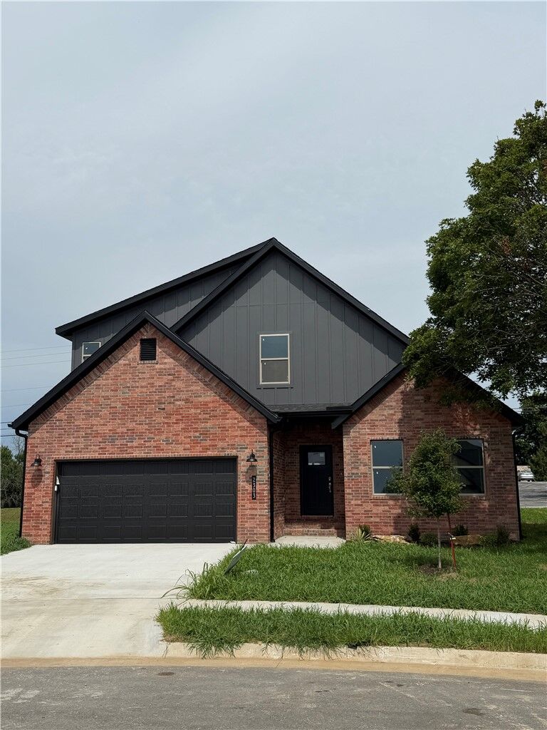 Property Photo:  2303 Cassidy Court  AR 72761 