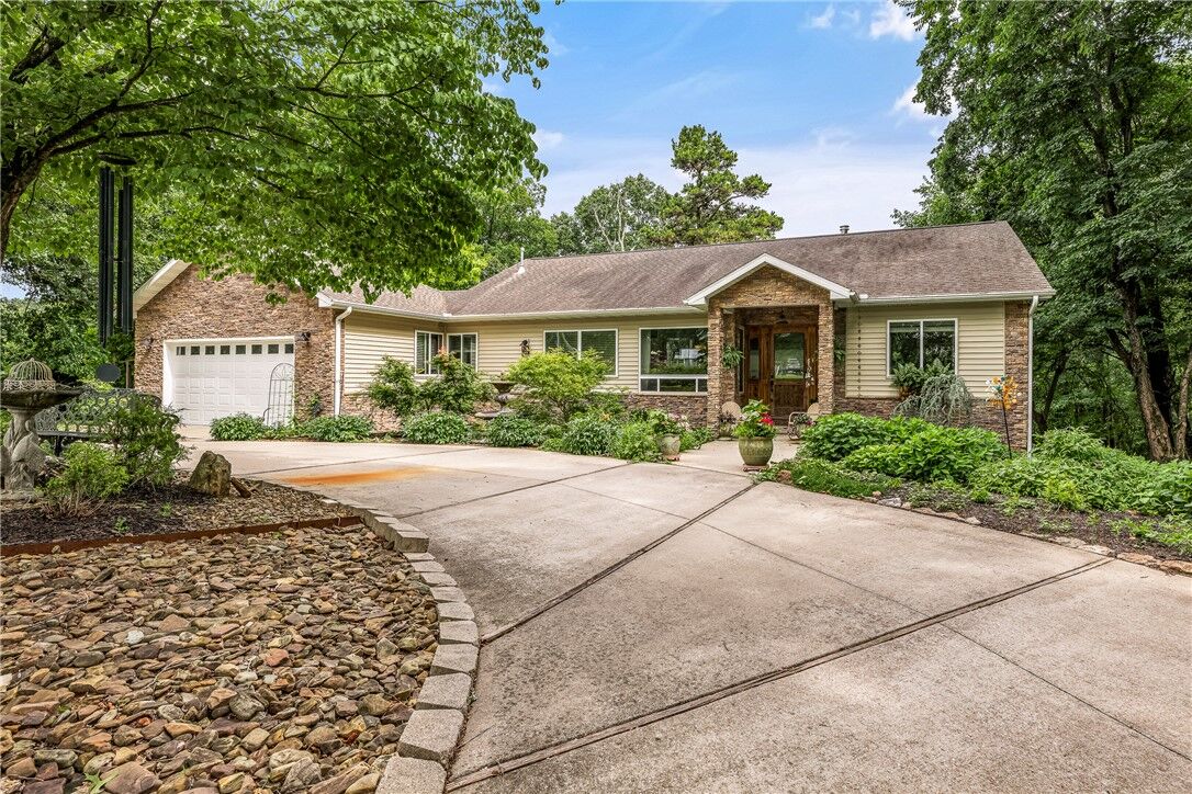 Property Photo:  920 E Amis Road  AR 72756 