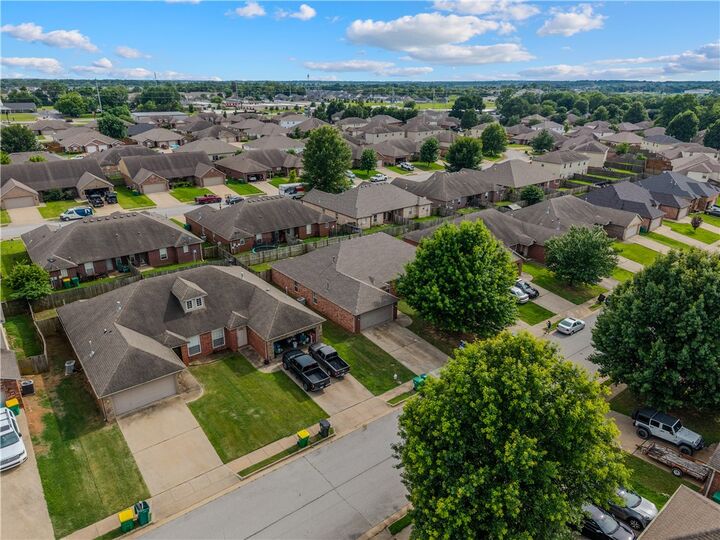 Property Photo: 286-288 W Copper Oaks Drive AR 72719