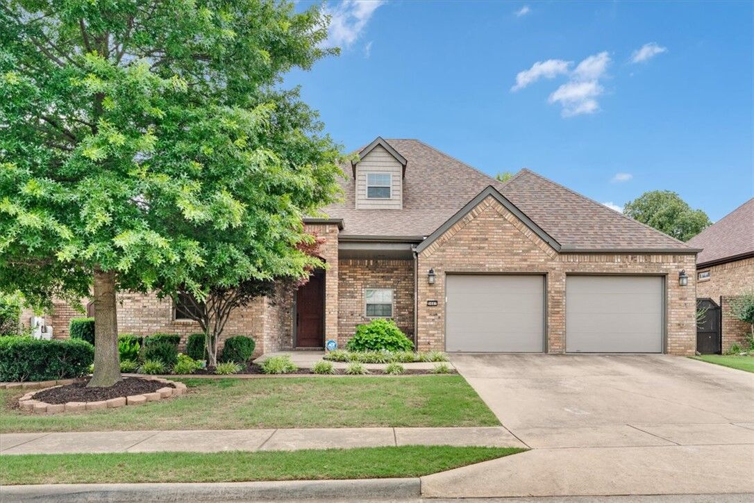 Property Photo: 5687 Schio Avenue AR 72762