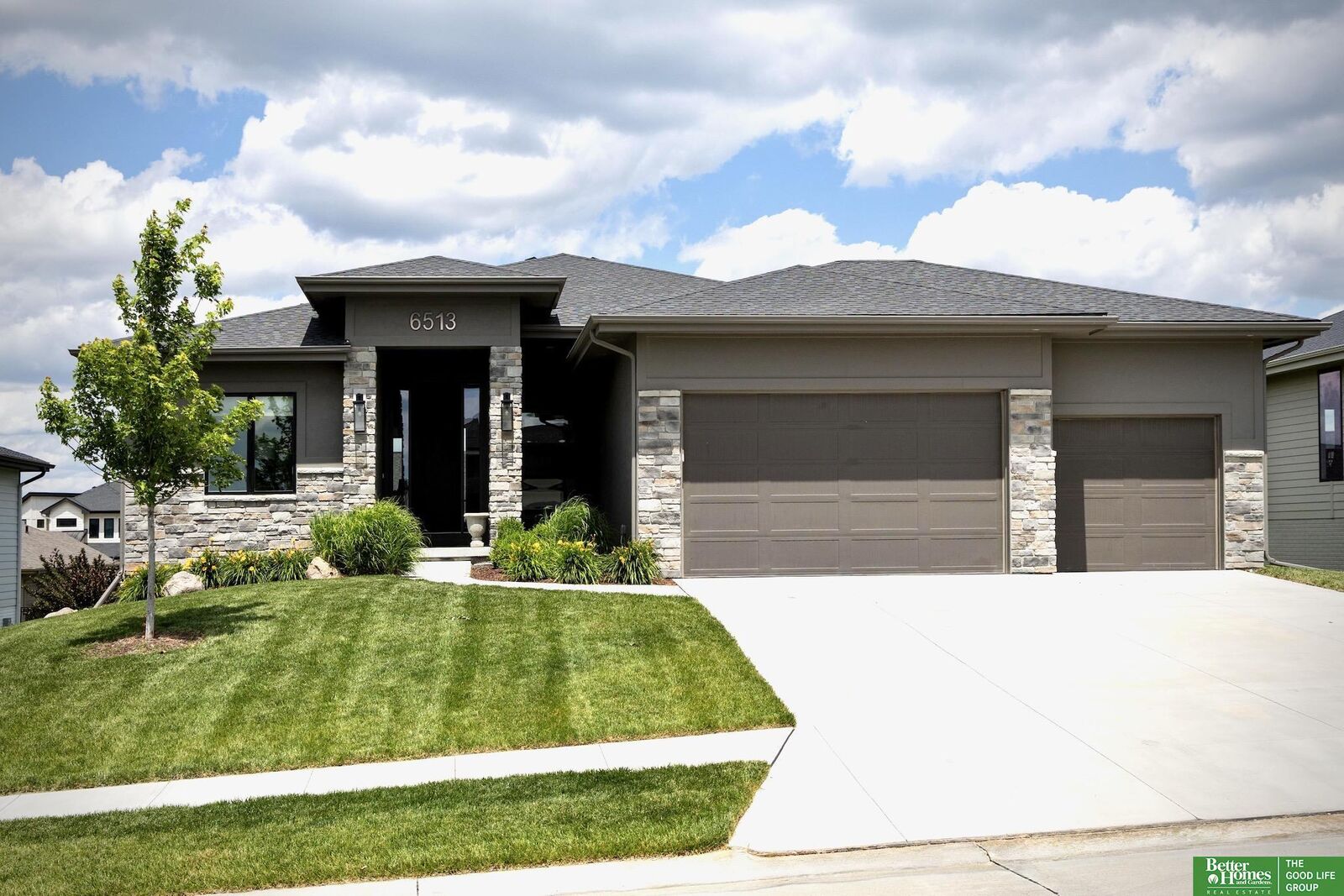 Property Photo:  6513 S 208th Avenue  NE 68022 