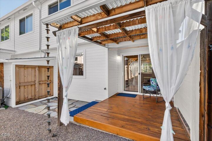 Property Photo: 461 Tulipan Way OR 97540