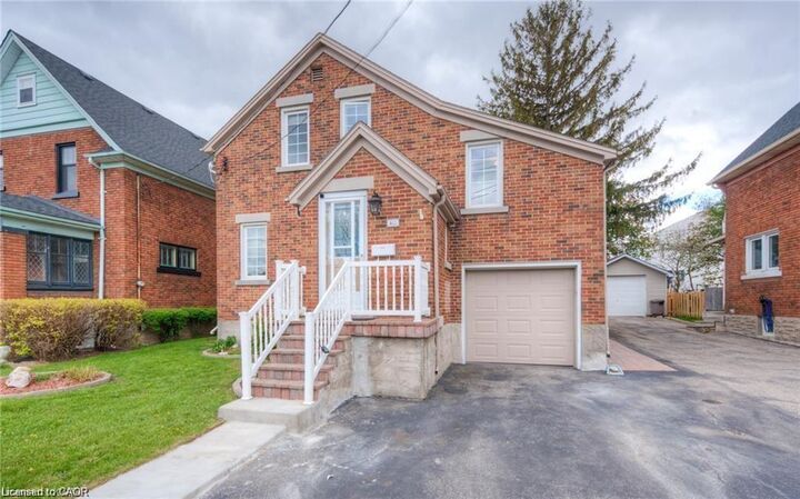 Property Photo:  465 Nyberg Street  ON N2G 2Z2 