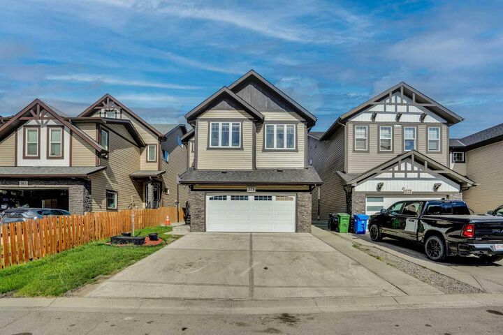Property Photo:  379 Skyview Shores Manor NE  AB T3N 0H4 
