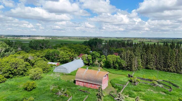 Property Photo: 533022 Range Road 161 AB T0B 3H0