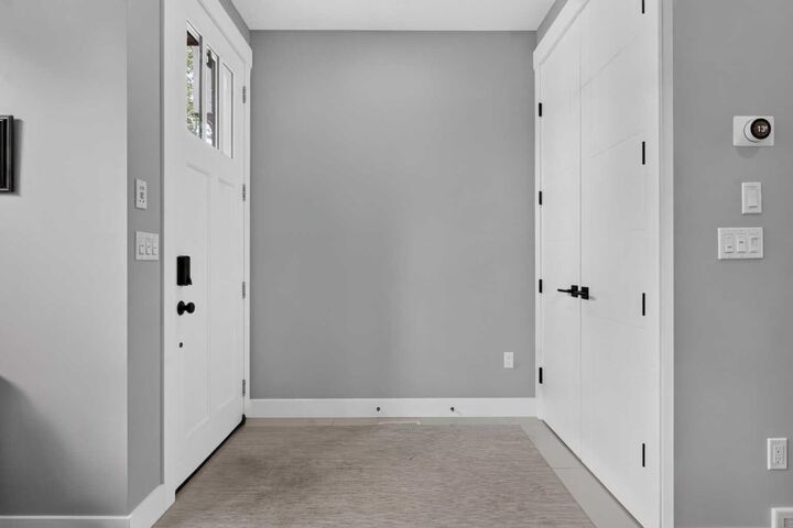 Property Photo: 2234 28 Street SW AB T3E 2H6