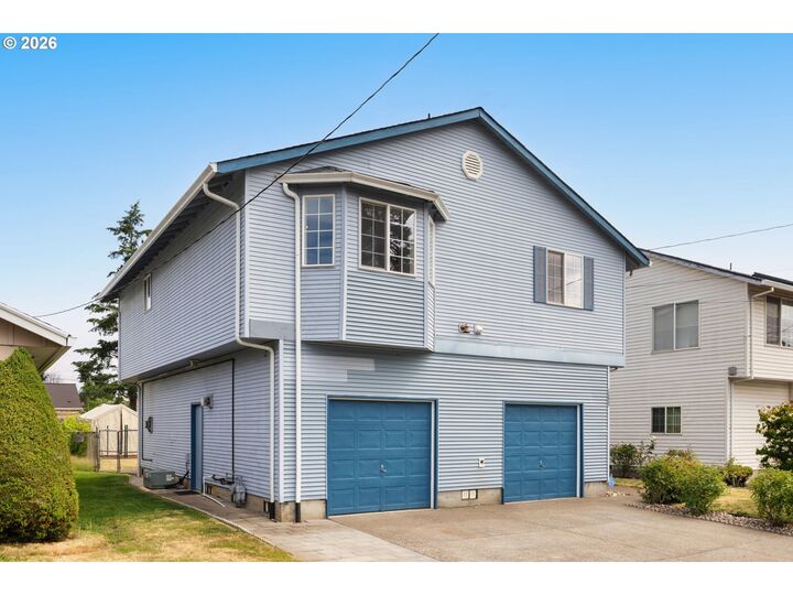 Property Photo: 12037 SE Raymond St OR 97266