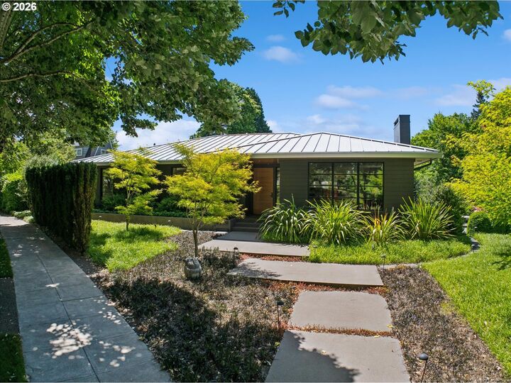 Property Photo: 3506 SE Bybee Blvd OR 97202