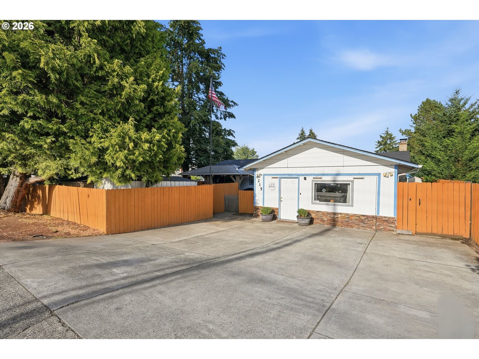 Property Photo: 6215 NE 102nd Ave WA 98662