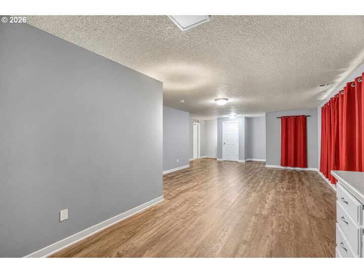 Property Photo: 8044 SE Malden St OR 97206