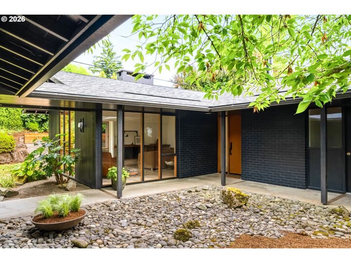 Property Photo:  6832 SW Raleighwood Way  OR 97225 