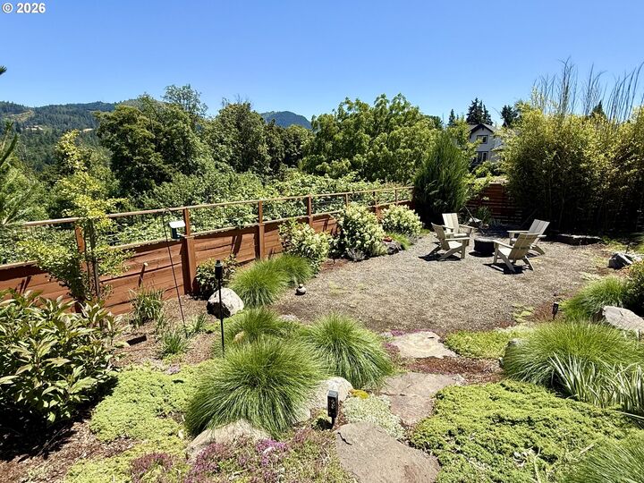 Property Photo:  1817 3rd St  OR 97031 