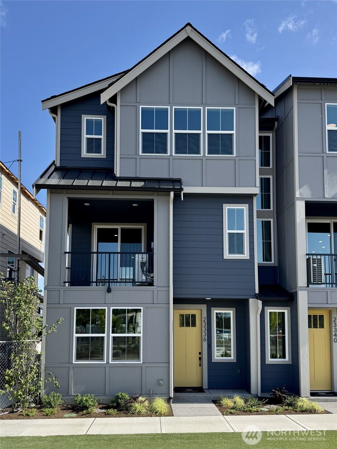Property Photo: 23336 Franklin Circle 15 WA 98010
