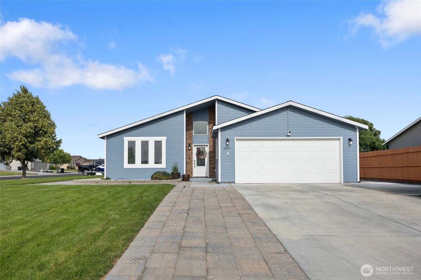Property Photo: 1897 Palo Verde WA 98837