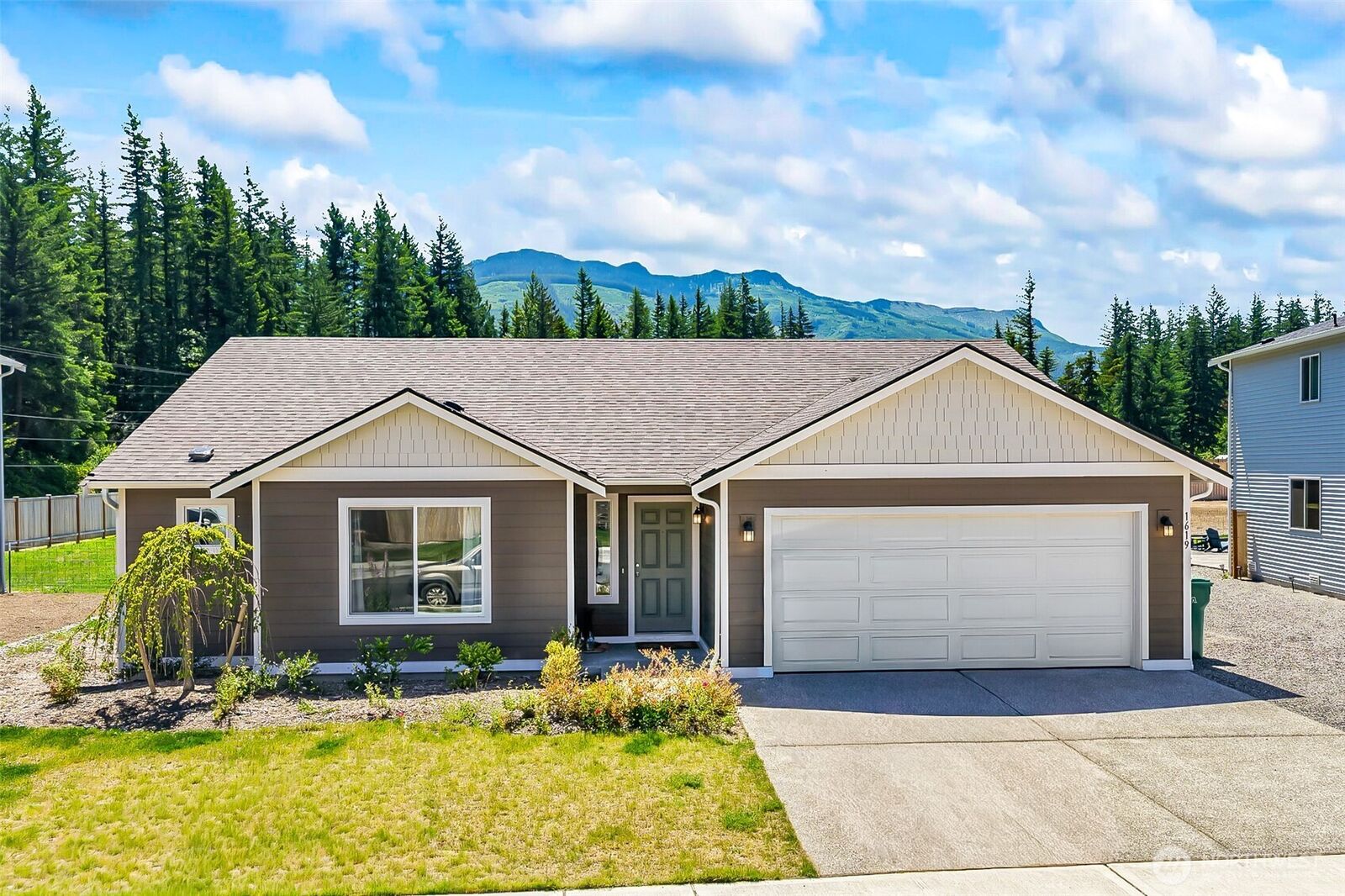Property Photo:  1619  Birch Court  WA 98251 