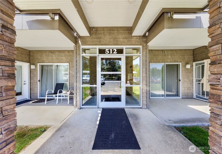 Property Photo: 512 Darby Drive 105 WA 98226