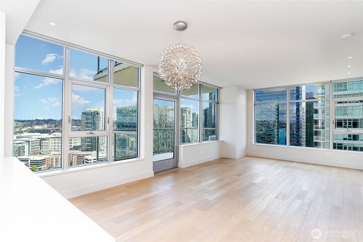 Property Photo: 583 Battery Street 2802 WA 98112