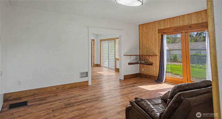 Property Photo:  873  1st Avenue S  WA 98840 