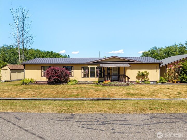Property Photo: 39058 Shoreview Drive NE WA 98340