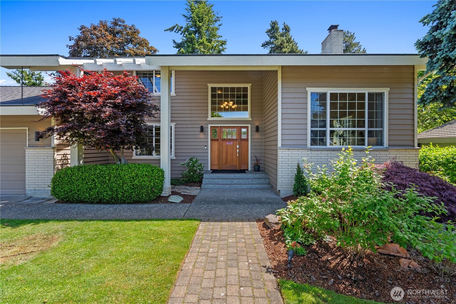 Property Photo: 19218 91st Avenue NE WA 98011