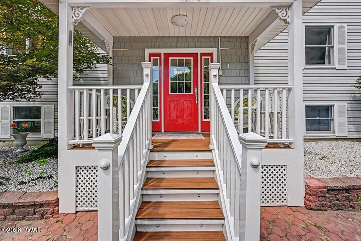 Property Photo:  127 High Meadow Drive  PA 18337 