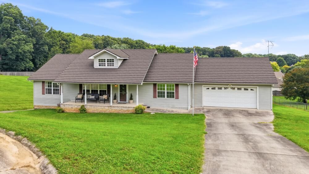 Property Photo: 204 Rosewood Drive NE TN 37312