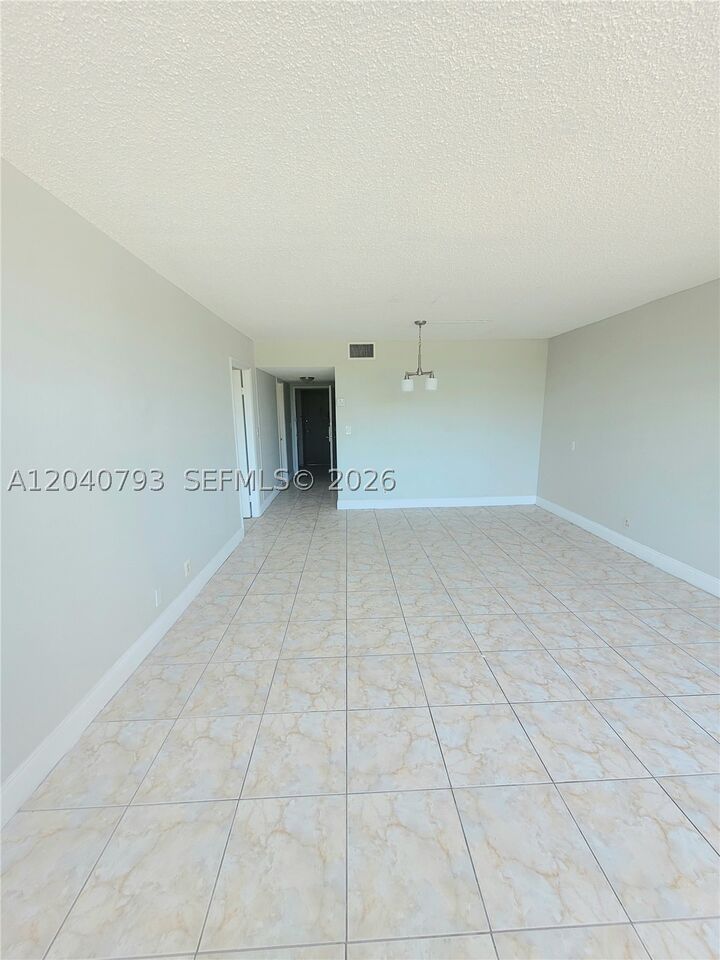 Property Photo:  2025 NE 164th St 319  FL 33162 