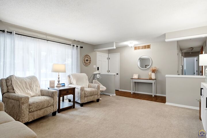 Property Photo: 2807 SW Maupin Ln KS 66614