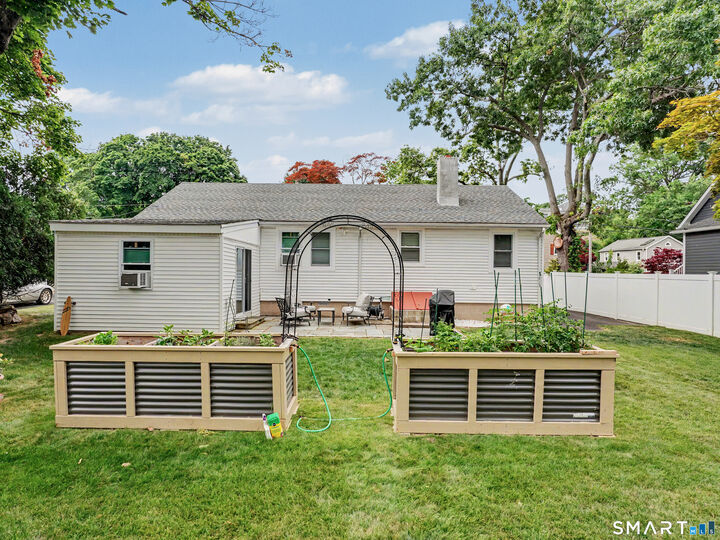 Property Photo:  342 Weed Avenue  CT 06902 