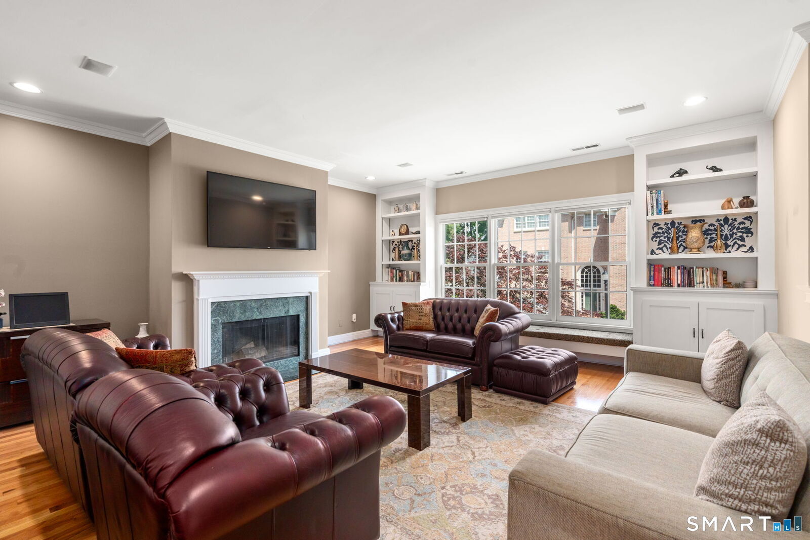 Property Photo: 15 Governors Row 15 CT 06117