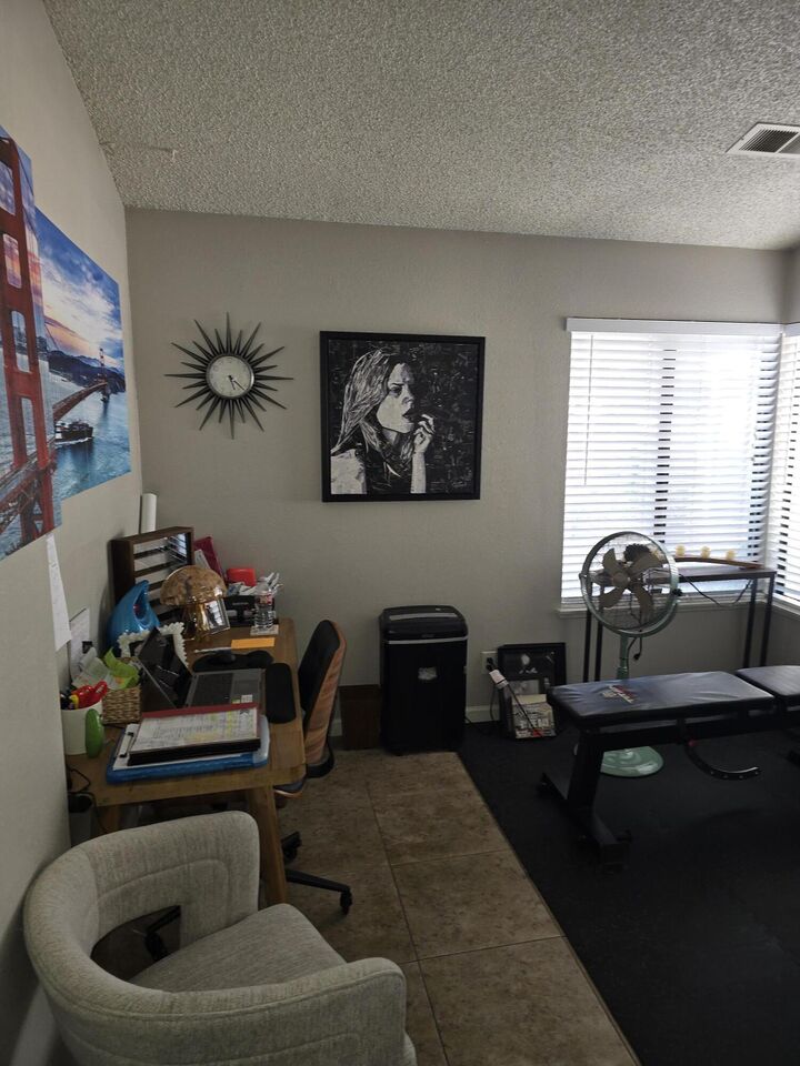 Property Photo: 1615 E Castlecrest Avenue CA 93292