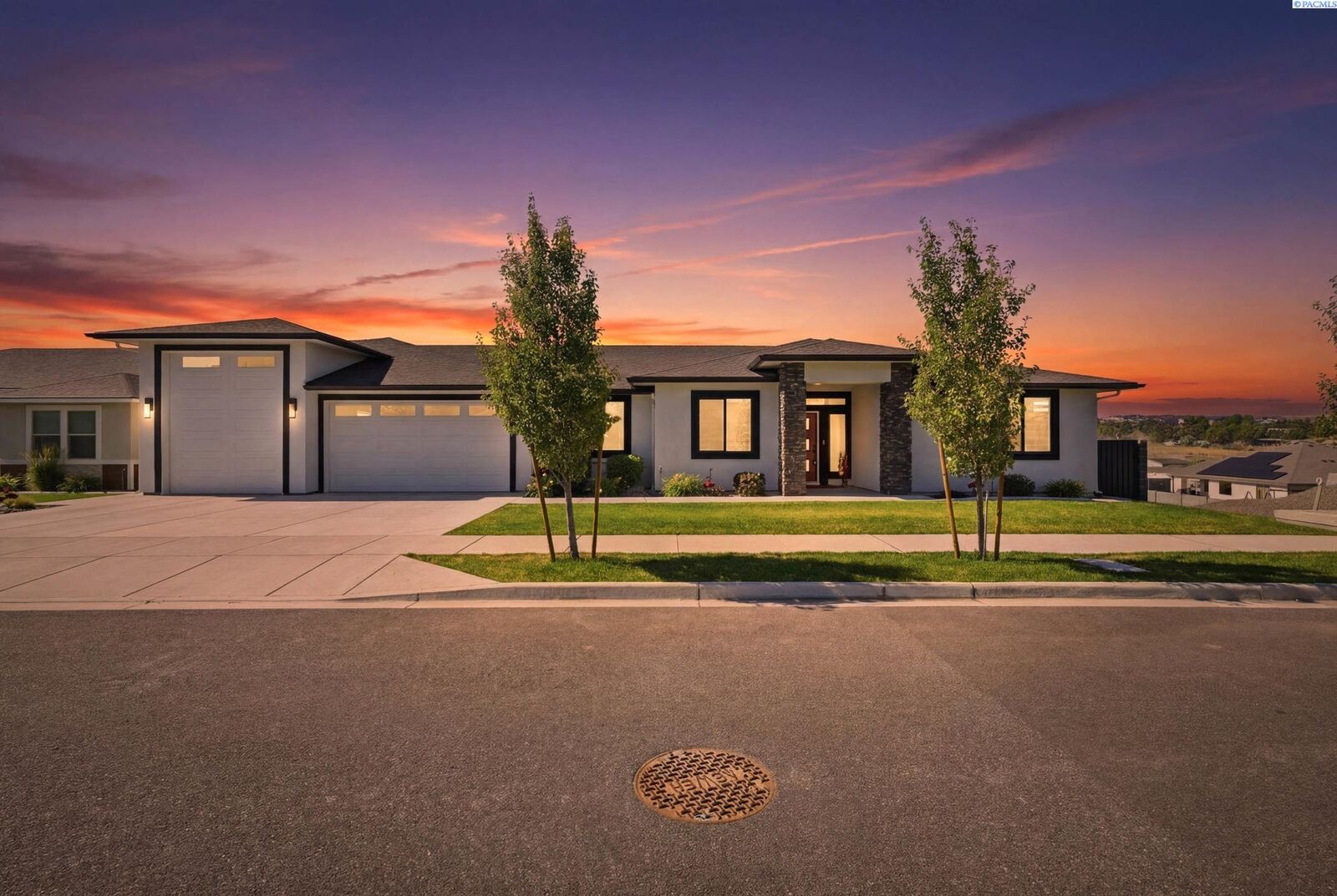 Property Photo: 6029 W 31st Ave WA 99338