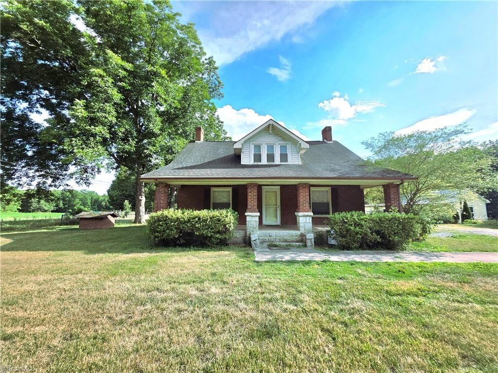Property Photo:  6045 Bringle Ferry Road  NC 28146 