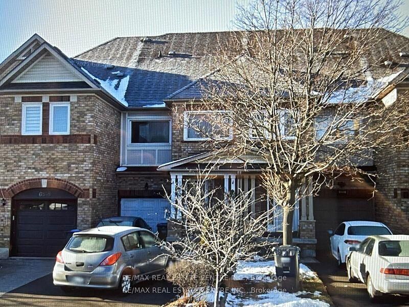 Property Photo: 6850 Dillingwood Drive ON L5N 6Z9