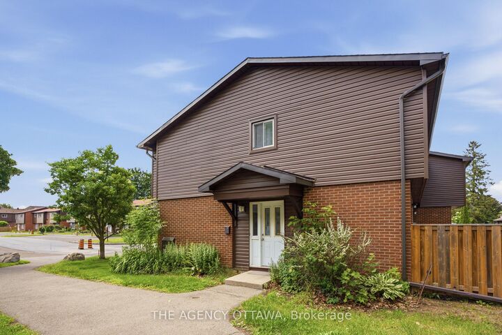Property Photo: 3202 Stockton Drive 85 ON K1T 1S1