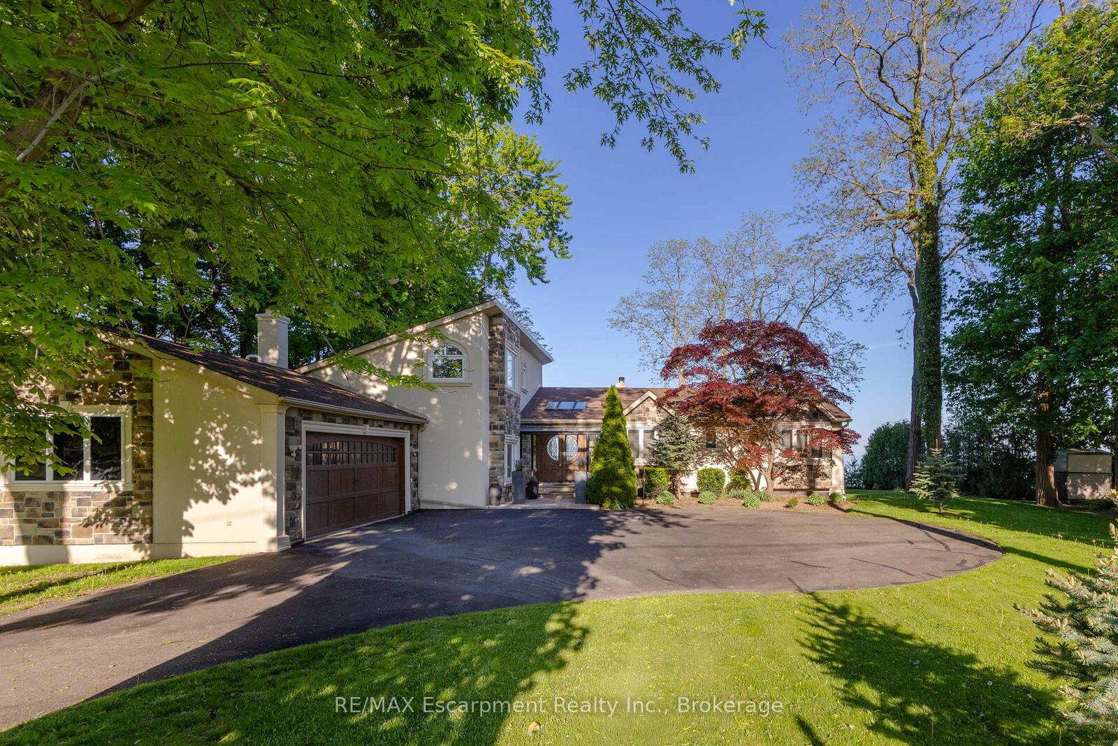 Property Photo: 3346 Lakeshore Road W ON L6L 6S6