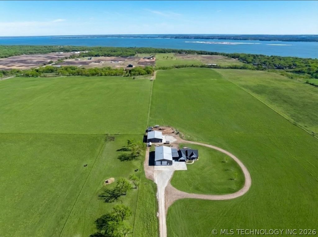 Property Photo: 2724 Lark Road OK 73439