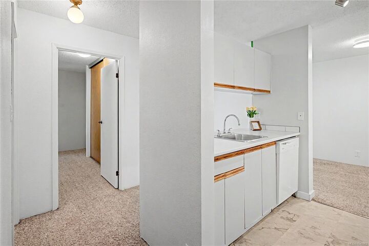 Property Photo: 1630 Quadra St #706 BC V8W 3J5