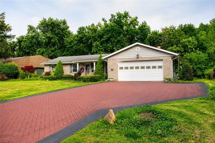 Property Photo: 1092 Williams Dr PA 15012