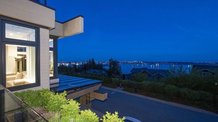 Property Photo: 2551 Highgrove Mews BC V7S 0A4